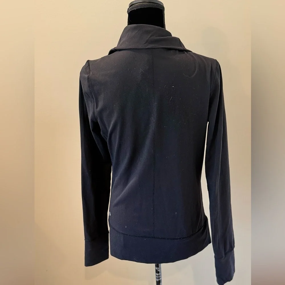 Women’s LULULEMON Black Daily Yoga full length zip jacket- Size 8 - Picture 5 of 6